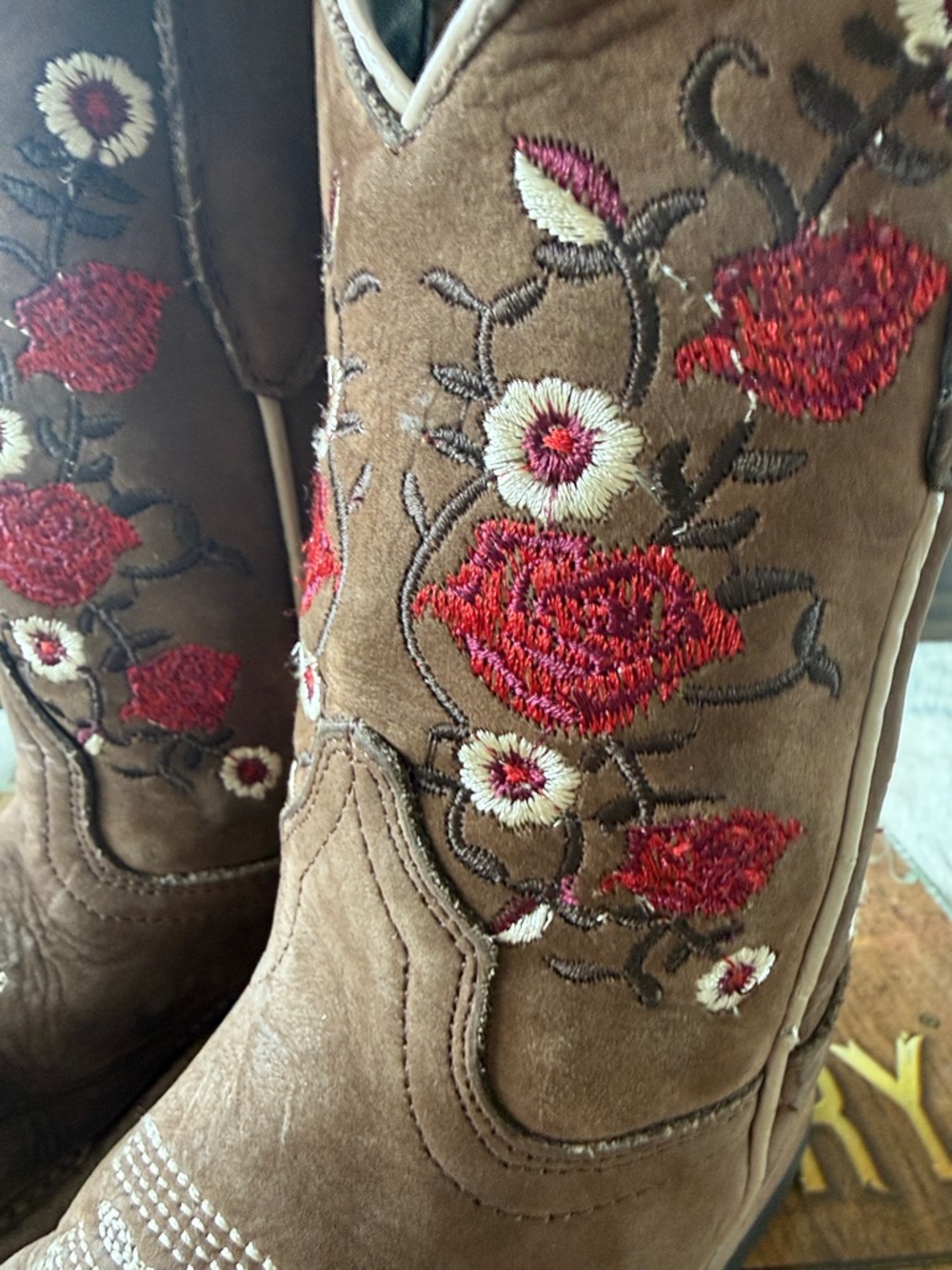 Texas Country kids 12 Brown Suede Women’s Embroidered Western Boots - Red Floral - Picture 3 of 6
